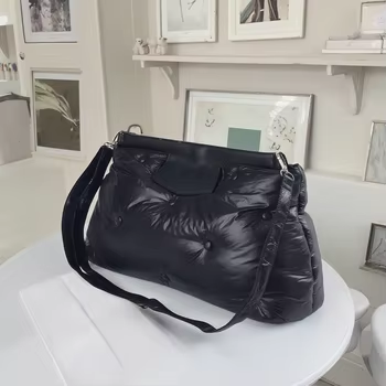 женская сумка через плечо Puffy Duffle