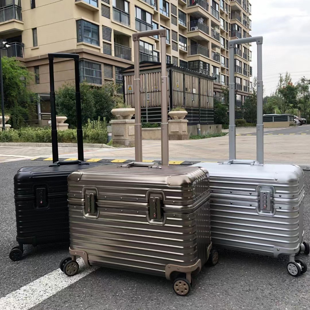Жесткий чемодан из магниево-алюминиевого сплава диаметром 18 дюймов для путешествий на открытом воздухе